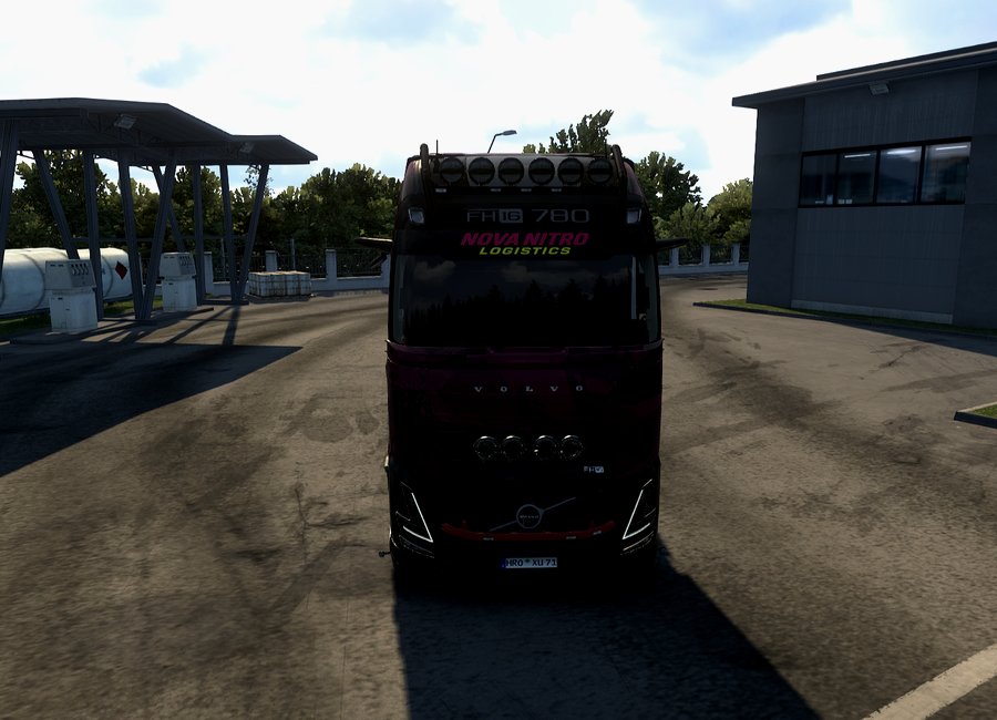 Nova Nitro Logistics Frontansicht