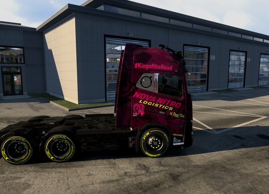 Nova Nitro Logistics Truck Seitenansicht